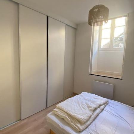T2 4 Places 4Min A Pied Chateau 포 외부 사진